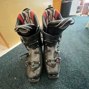 Fischer Progressor 12 ski boots